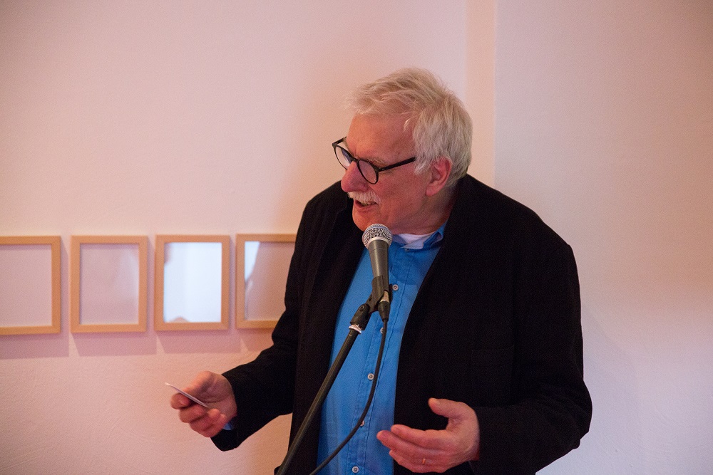 Literaturhaus-Eröffnung im Neuen Graben am 26. und 27. Juni 2014
Klauspeter Sachau, Leiter des Literaturhauses, hält die Eröffnungsrede