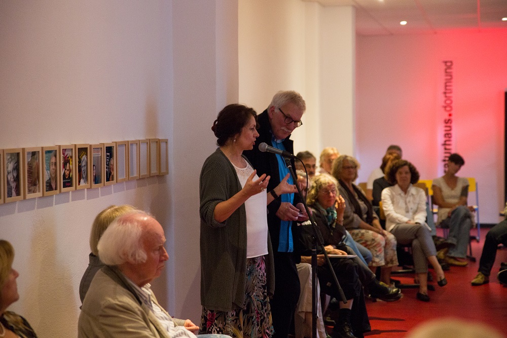 Literaturhaus-Eröffnung im Neuen Graben am 26. und 27. Juni 2014
Claudia Kokoschka, Leiterin des Kulturbüros Dortmund, hält eine Eröffnungsrede